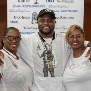 Meet your Posher, Genell